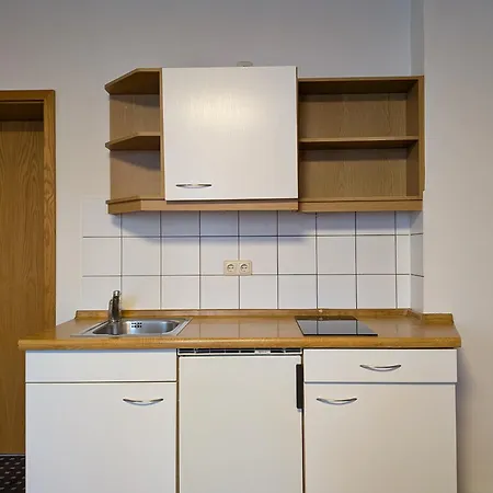 In מלון דירות אמברג